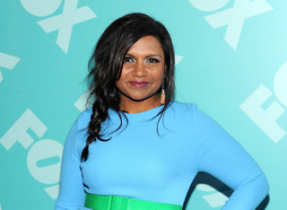 Illustration for article titled Mindy Kaling Really Likes Putting One Hand On Her Hip